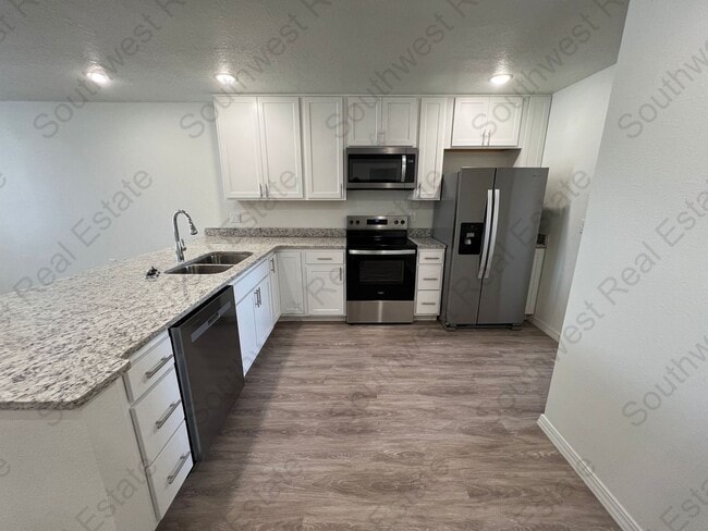 Building Photo - 2121 Bobwhite Ct