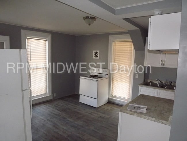 Building Photo - Newly Remodeled 1 Bedroom! Move In Ready!