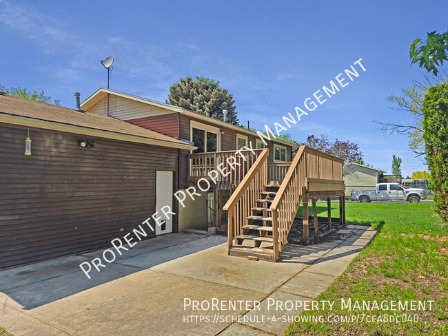 Building Photo - 1722 N 670 W