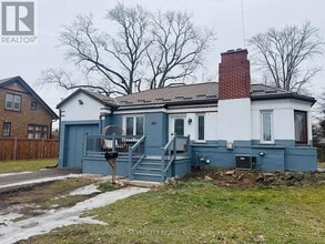 Building Photo - 845 Colborne St E