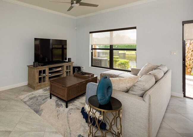 Building Photo - 6115 Bangalow Dr