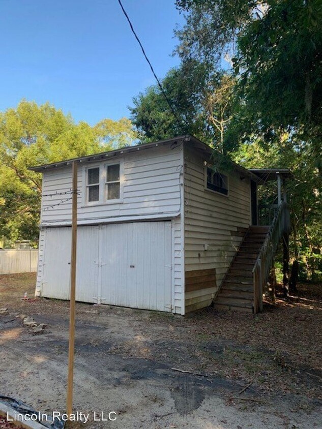 Primary Photo - 1 br, 1 bath House - 112 1/2 W. Moore Street
