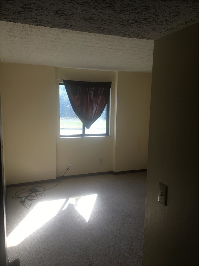 Building Photo - 500 Bowie Dr