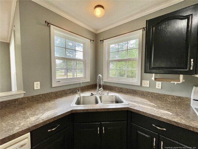 Building Photo - 107 Holly Ln