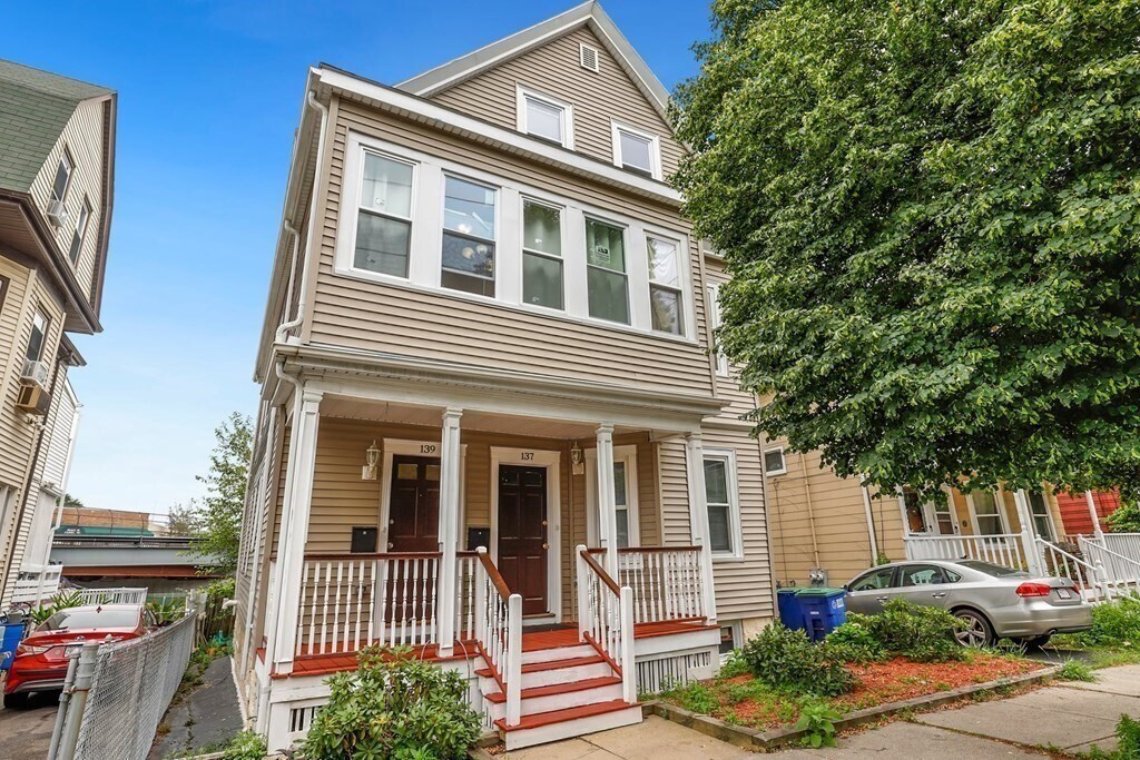 Primary Photo - 139 Boston Ave
