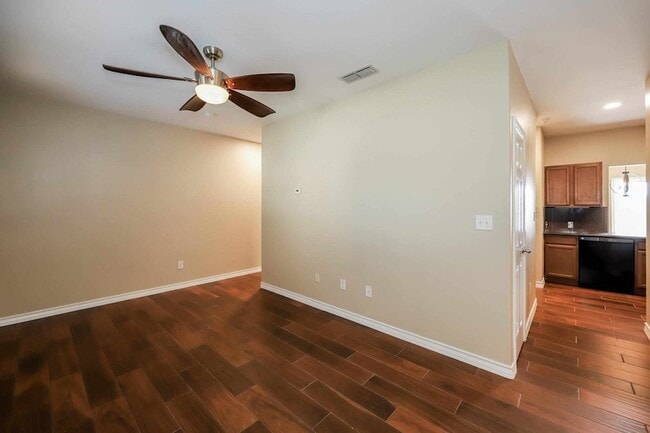 Foto del edificio - 2445 Monarch Dr