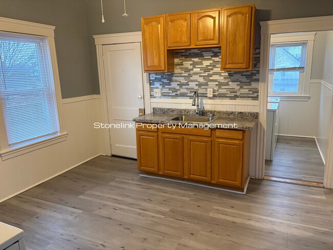 Foto del edificio - 192 Chandler Ave