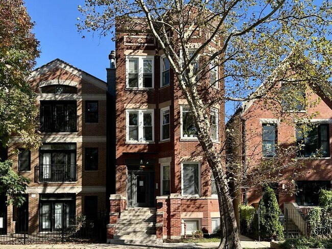 Building Photo - 841 N Mozart St