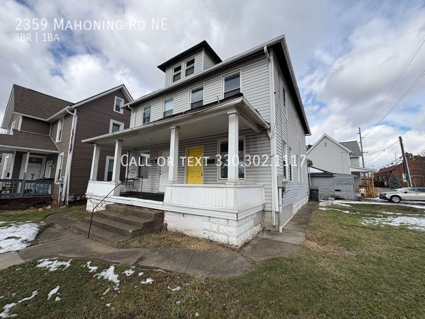 Primary Photo - Large three bedroom one bathroom duplex fo...