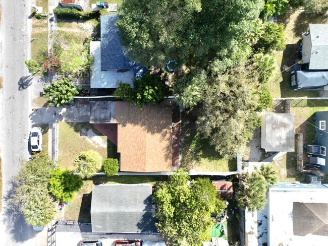 Foto del edificio - 525 NW 15th Terrace