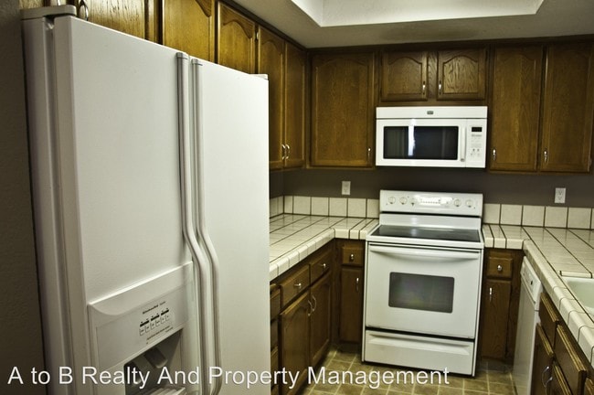 Building Photo - 1325 Chandon Ct