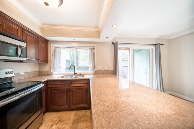 Building Photo - 8085 Caminito de Pizza