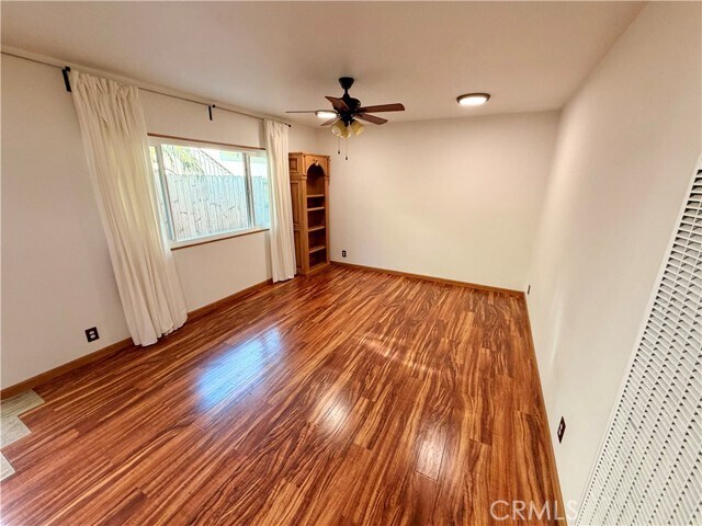 Foto del edificio - 156 W Escalones