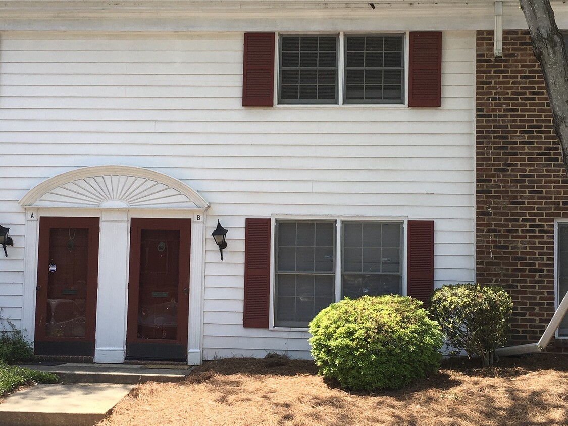 Primary Photo - EXTRA NICE GOLF COURSE TOWNHOME!