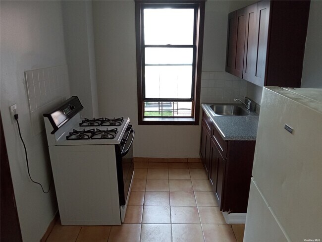 Foto del edificio - 2275 Washington Ave