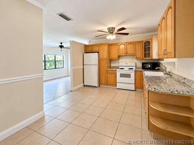 Building Photo - 450 NE 58th Ct