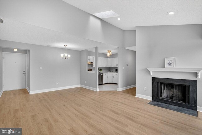 Building Photo - 304 Aspen Dr