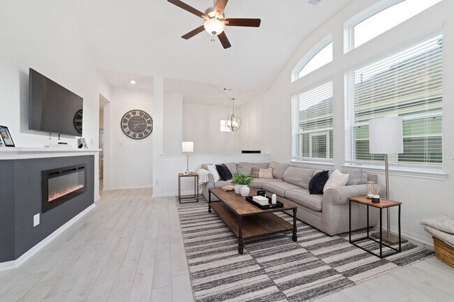 Building Photo - 331 E Coralburst Lp