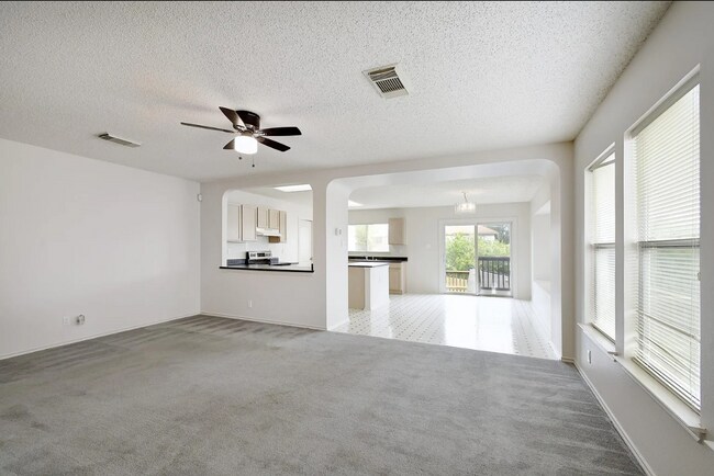 Foto del edificio - Beautiful 3-Bedroom Home in Northeast San Antonio