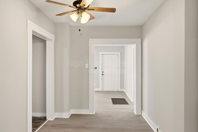 Foto del edificio - 5225 Central Ave