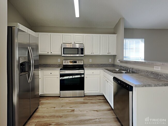 Building Photo - 4844 Silverdene St