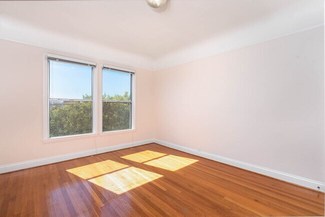 Building Photo - 100 Capra Way