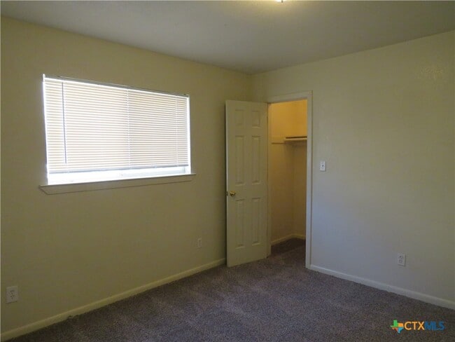 Building Photo - 8221 Sam Rayburn Dr