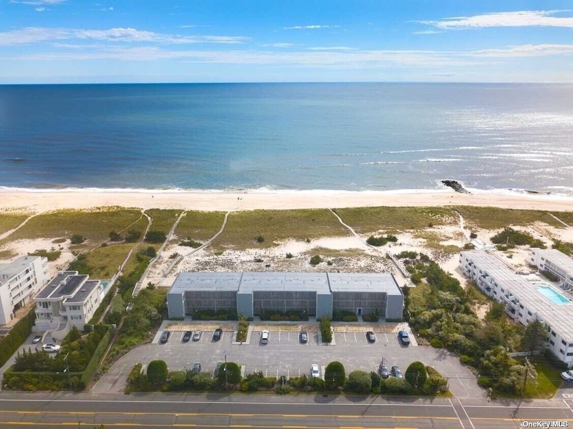 Primary Photo - 279 Dune Rd