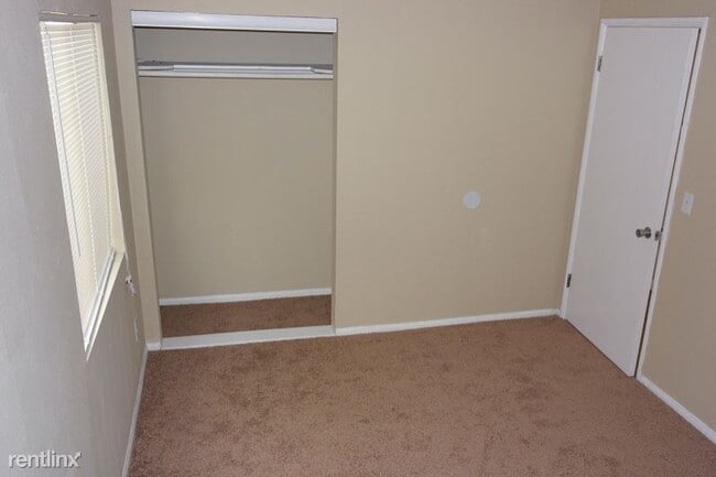 Building Photo - 3 br, 2 bath House - 458 W K St