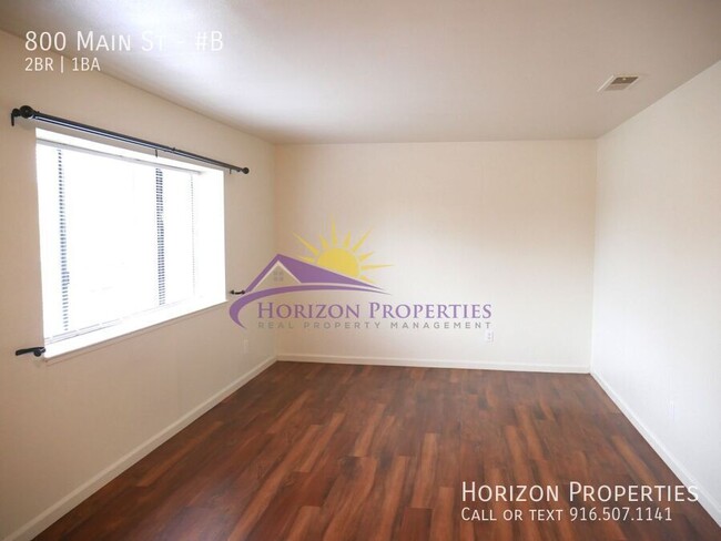 Foto del edificio - Remodeled 2 Bed 1 Bath Triplex Unit in Wes...