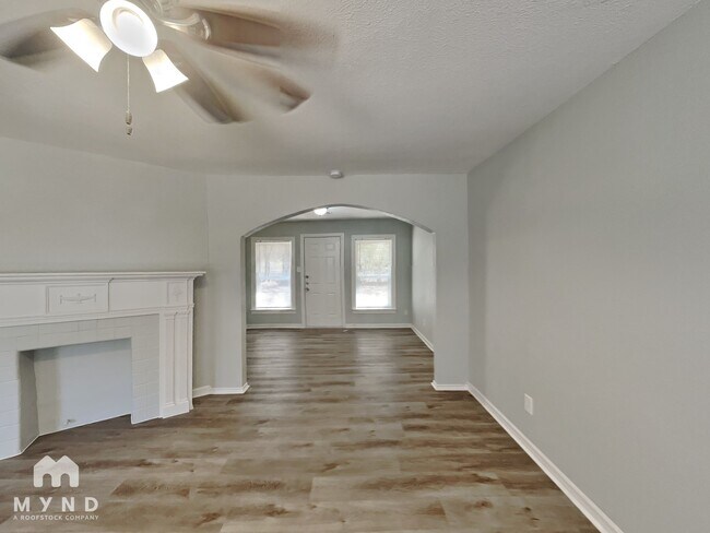 Foto del edificio - 3862 Meadowbrook Dr
