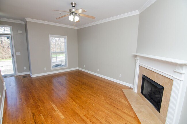 Building Photo - 3002 Newport Commons Dr