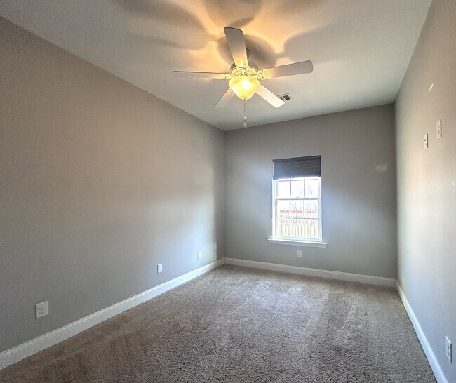 Foto del edificio - 50 Kayton Ct