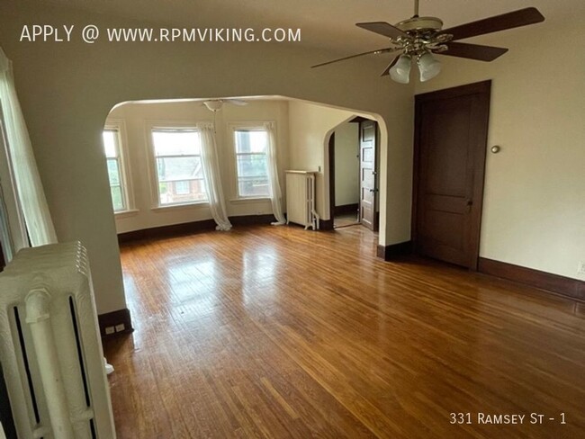Building Photo - 2br 1ba 2 car off street parking ~ Securit...