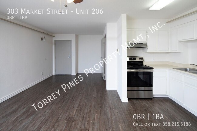 Building Photo - *2 WEEKS FREE* Stunning Downtown Studio wi...