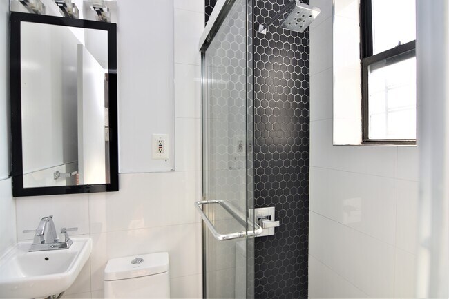 Building Photo - 516 W 159th St