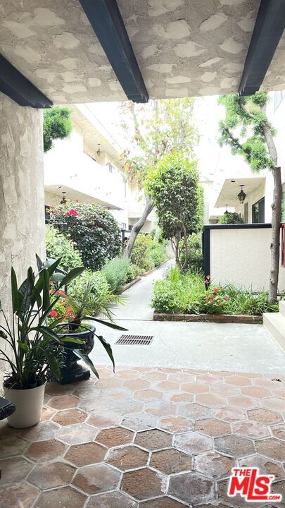 Foto del edificio - 11806 Gorham Ave