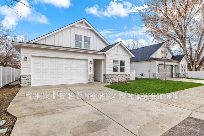 Building Photo - 4654 N Maple Grove Rd