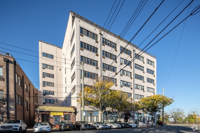 Building Photo - Bay Street Landing