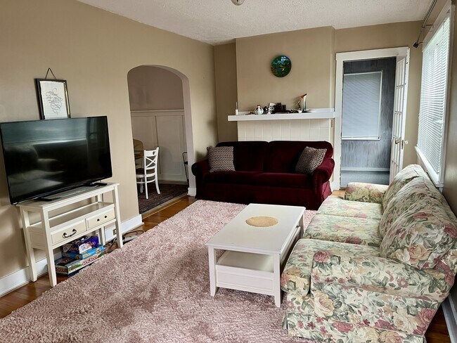 Foto del edificio - 849 Bower Hill Rd