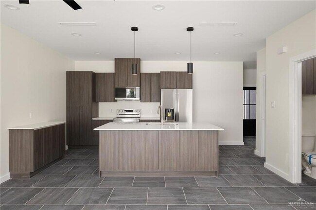 Building Photo - 914 Bicentennial Blvd