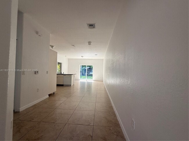Building Photo - 13212 Old Biscayne Dr