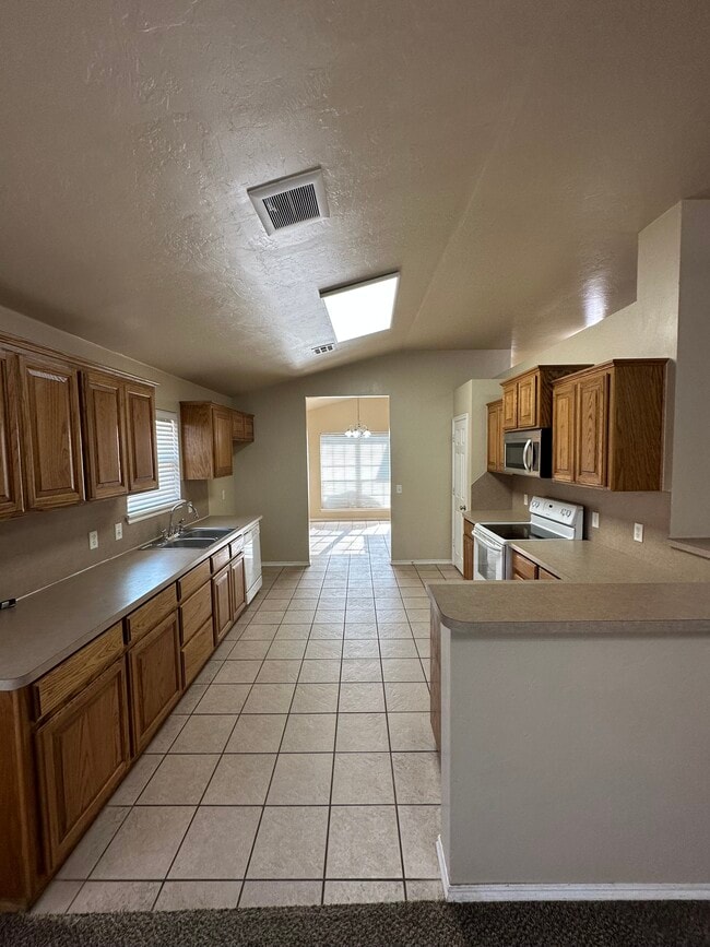 Building Photo - 809 Beechwood Way