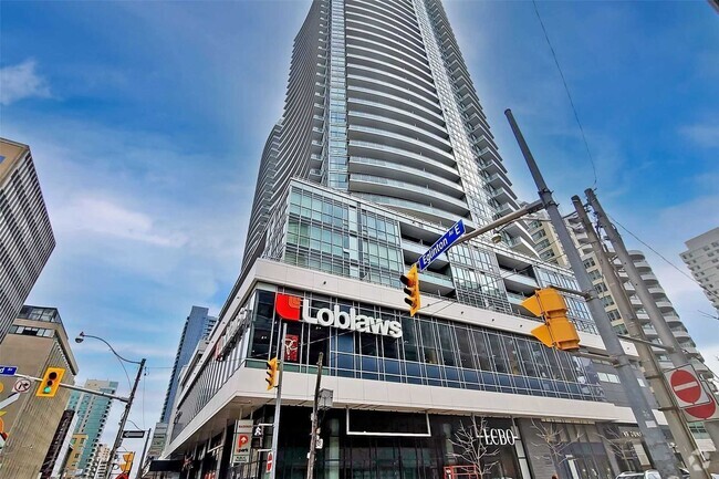 Building Photo - 98 Lillian St