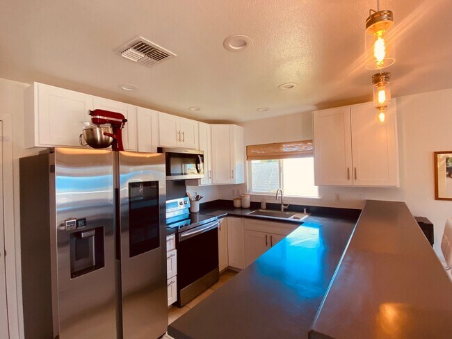 Building Photo - Fully Furnished, Pet Friendly, Makakilo Ho...