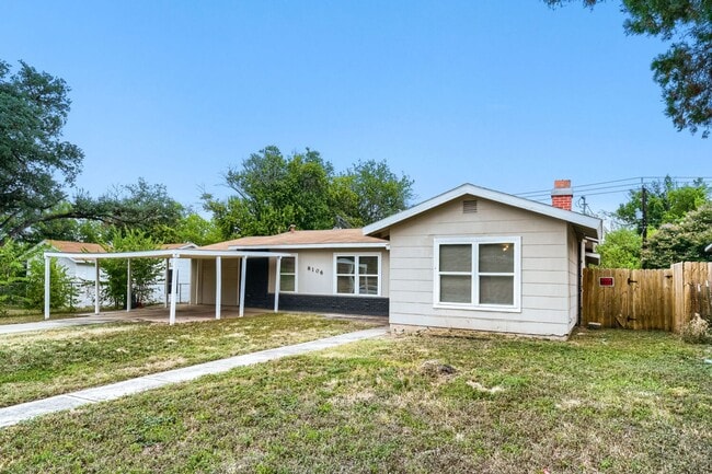 Building Photo - 8106 Windlake Dr