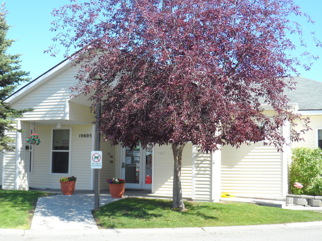 office - 10673 Spruce View Loop