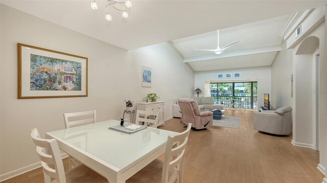 Foto del edificio - 1611 Clower Creek Dr