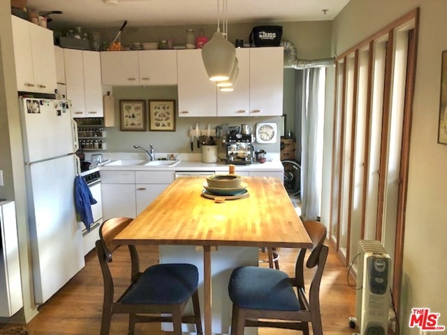 Foto del edificio - 2408 Oakwood Ave
