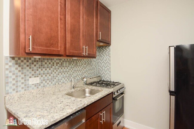 Building Photo - 2915 N Mildred Ave